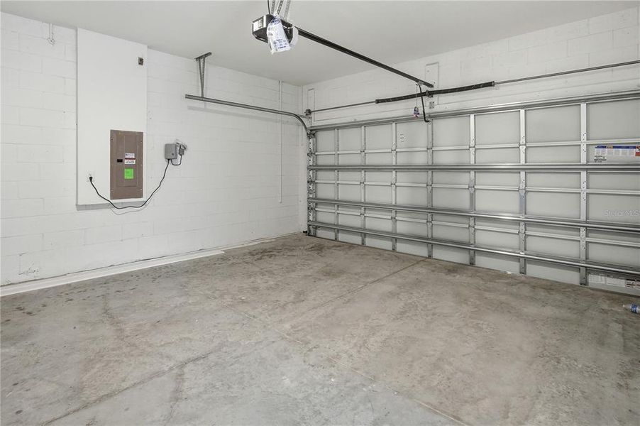 Spacious, unfurnished interior of a new home in Waterset, Apollo Beach (Image 20).