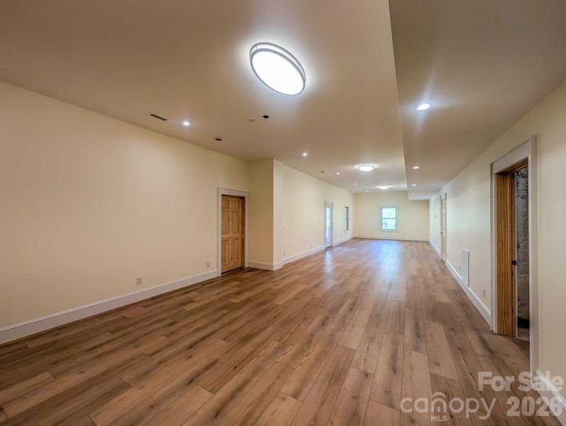 Spacious, unfurnished interior of a new home in , Burnsville (Image 24).