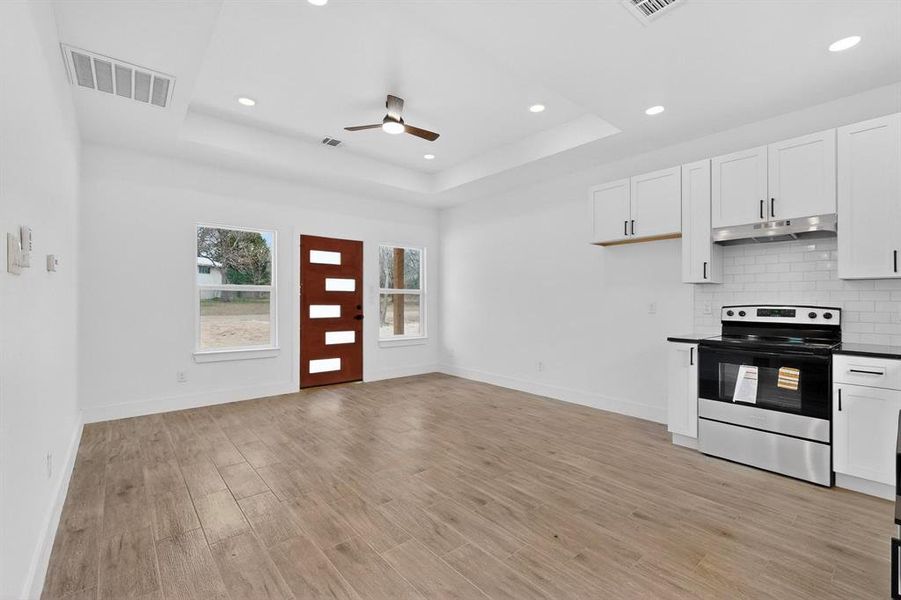 Spacious, unfurnished interior of a new home in , Mabank (Image 21).