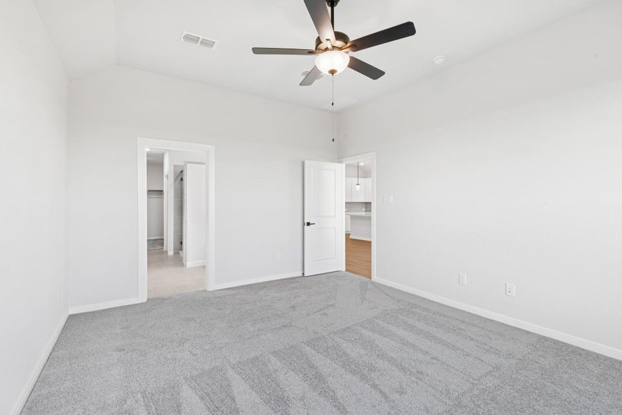 Spacious, unfurnished interior of a new home in Meridiana 45' Homesites, Manvel (Image 9). Spacious, unfurnished interior of a new home in Meridiana 45' Homesites, Manvel (Image 9).