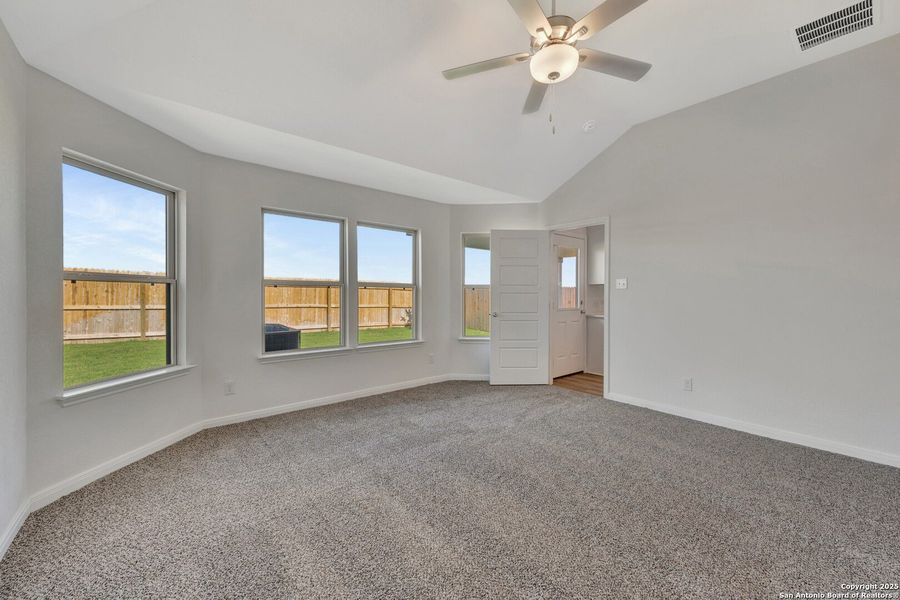Spacious, unfurnished interior of a new home in Park Place, New Braunfels (Image 33). Spacious, unfurnished interior of a new home in Park Place, New Braunfels (Image 33).