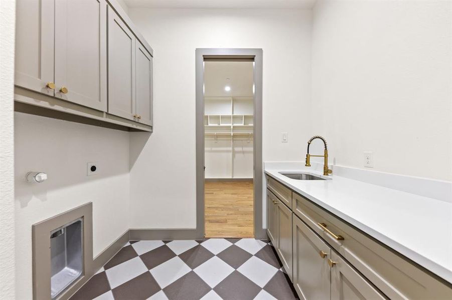 Furnished interior view inside a new home in , Red Oak (Image 33).
