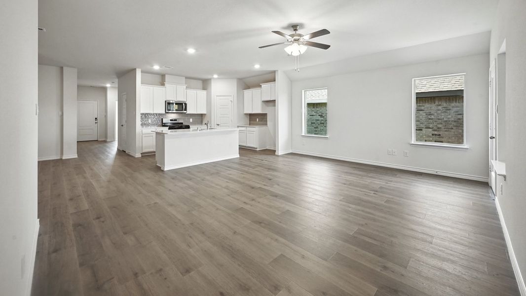 Spacious, unfurnished interior of a new home in Lilybrooke at Legacy Hills, Celina (Image 10).
