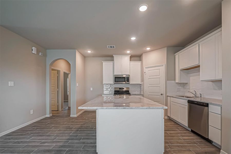 Furnished interior view inside a new home in Lago Mar, Texas City (Image 9).