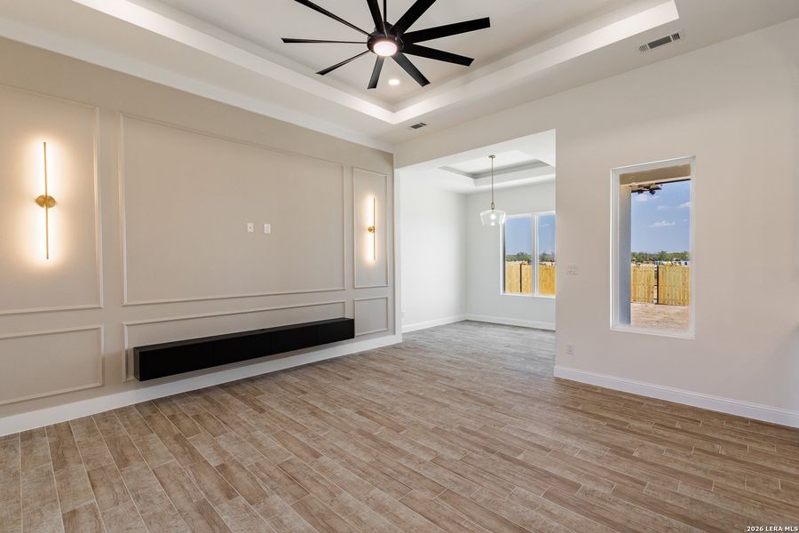 Spacious, unfurnished interior of a new home in , Eagle Pass (Image 18).