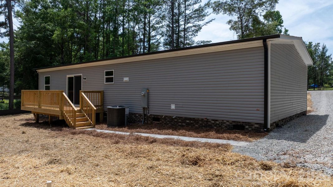 Exterior details and patio area of a home in , Maiden (Image 18).