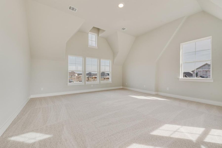 Spacious, unfurnished interior of a new home in Somerset Park, Rockwall (Image 31).