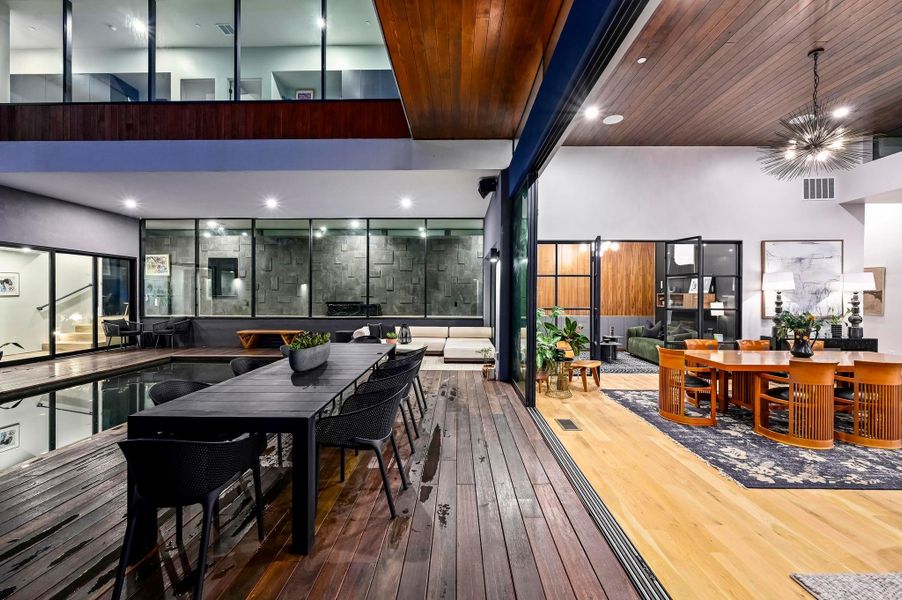 Indoor/Outdoor Dining.