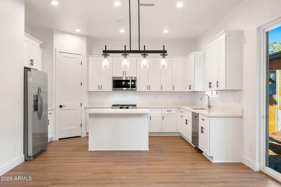 16-Dining Room to Kitchen 16-Dining Room to Kitchen