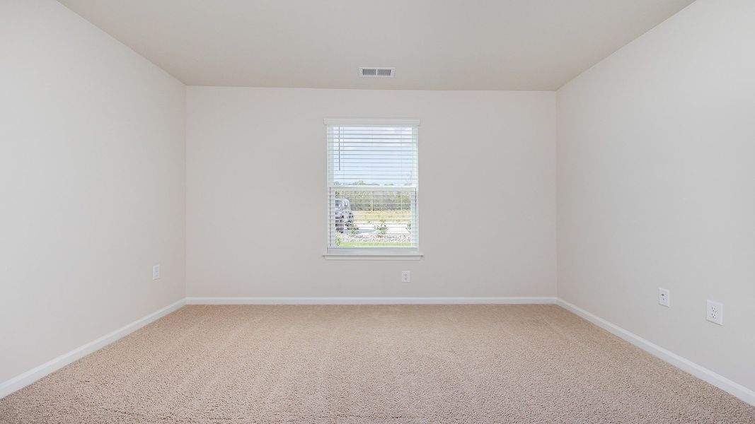 Spacious, unfurnished interior of a new home in Jordanville Farms, Galivants Ferry (Image 19).