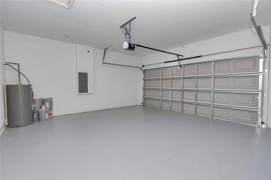 Spacious, unfurnished interior of a new home in , Ocala (Image 16).