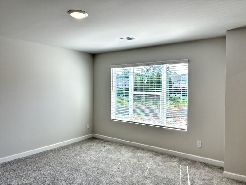 Spacious, unfurnished interior of a new home in Holly View, Greenville (Image 19).
