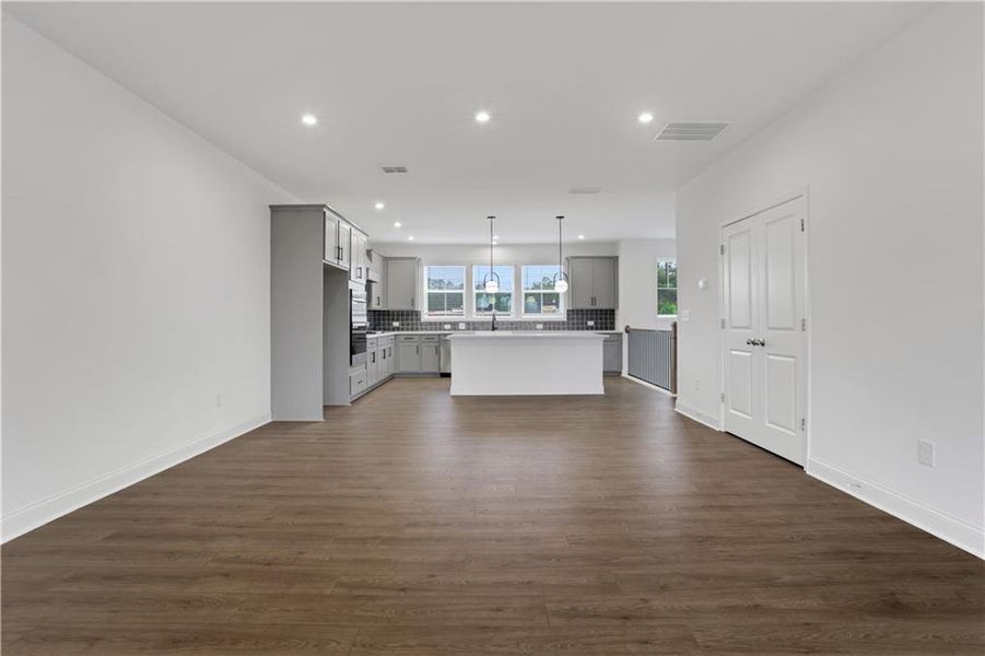 Spacious, unfurnished interior of a new home in Towne Village at Suwanee Dam, Sugar Hill (Image 11).