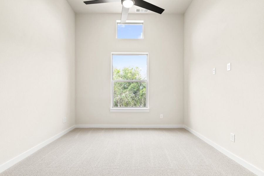 Spacious, unfurnished interior of a new home in Cottonwood Creek, Rowlett (Image 15).