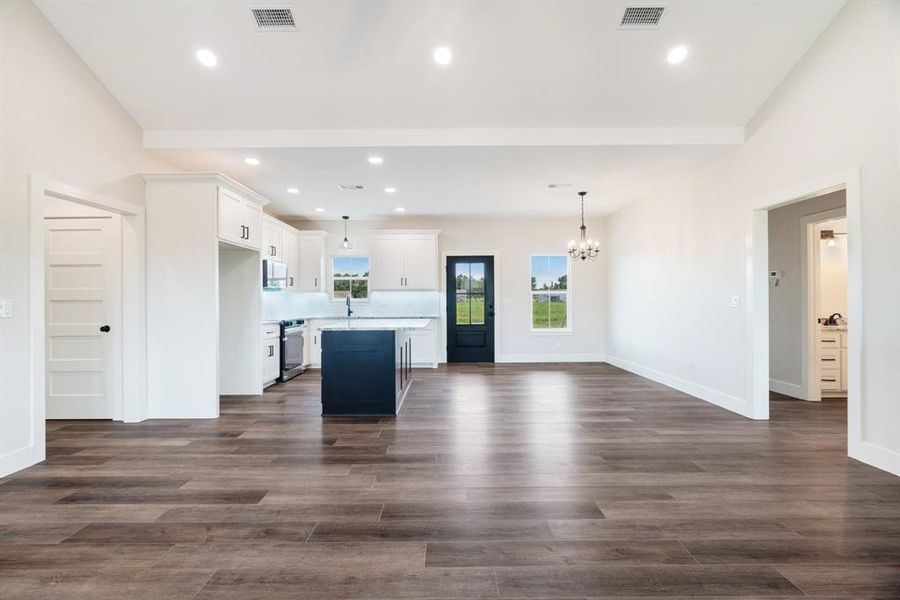 Spacious, unfurnished interior of a new home in , Paris (Image 5). Spacious, unfurnished interior of a new home in , Paris (Image 5).