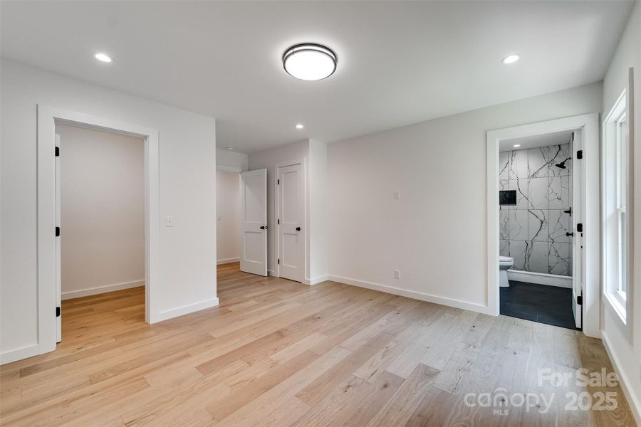 Spacious, unfurnished interior of a new home in , Sylva (Image 16).