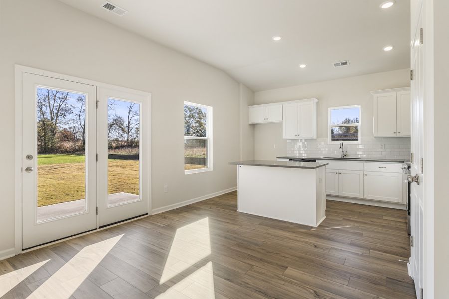 Spacious, unfurnished interior of a new home in Burke Estates, Chesnee (Image 19).