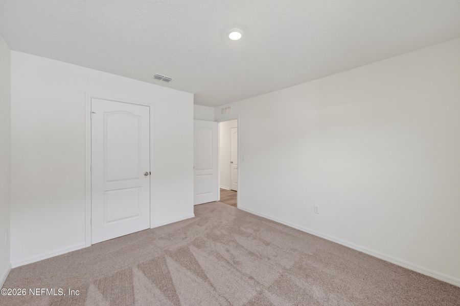 Spacious, unfurnished interior of a new home in , Jacksonville (Image 16).
