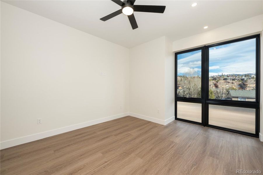 Spacious, unfurnished interior of a new home in , Fraser (Image 34).