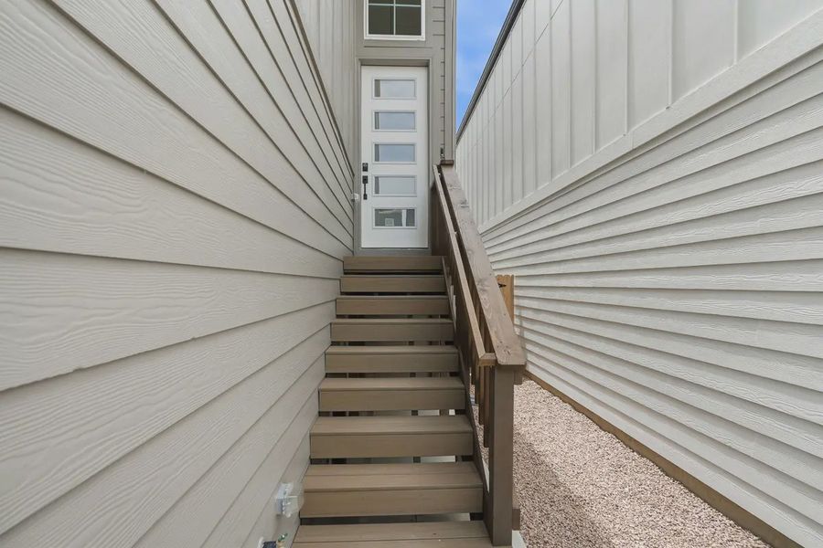 Exterior details and patio area of a home in Rose Hill, San Antonio (Image 4).