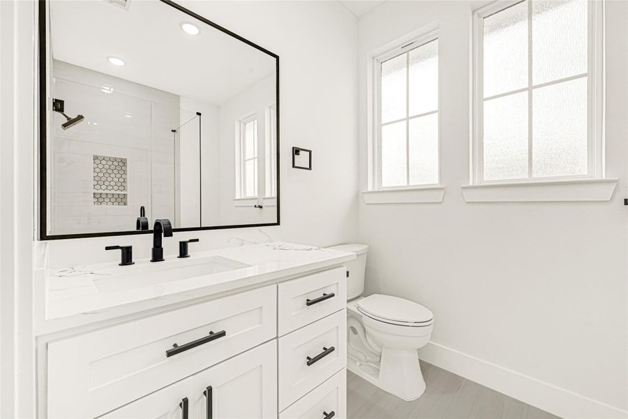 Furnished interior view inside a new home in , Rosharon (Image 10).