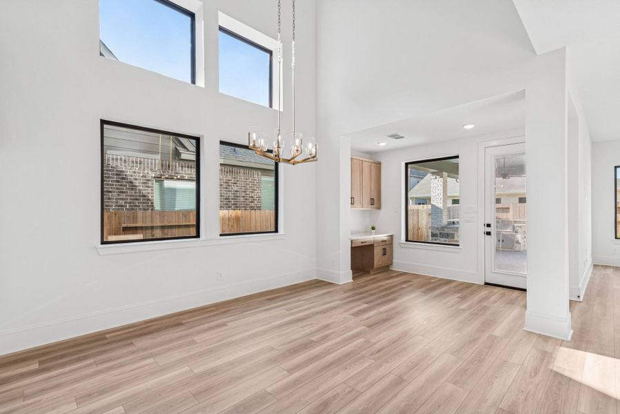 Spacious, unfurnished interior of a new home in The Meadows at Imperial Oaks, Conroe (Image 27).