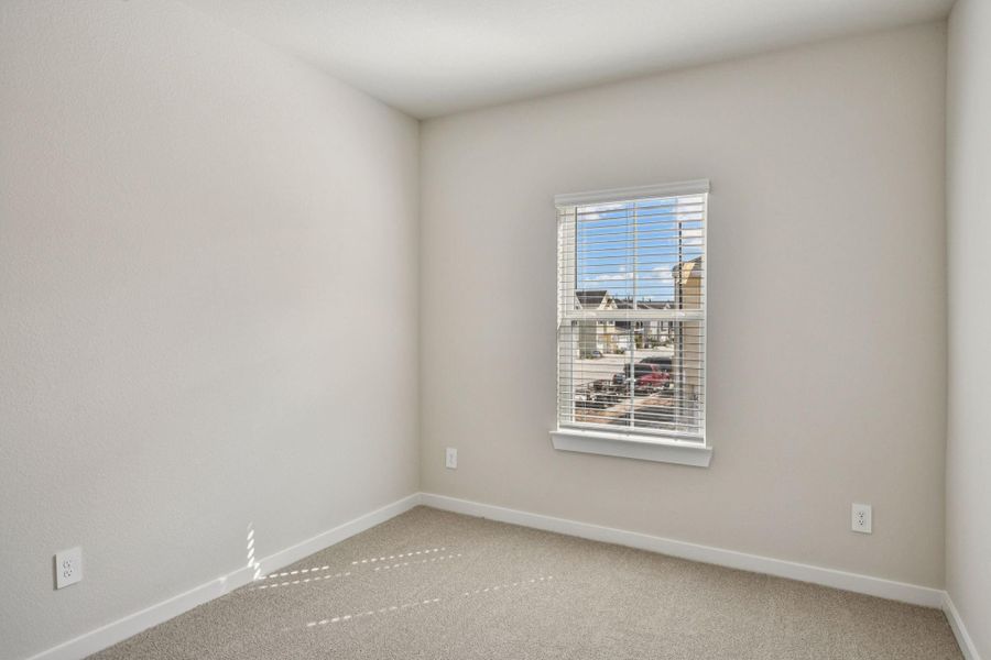 Spacious, unfurnished interior of a new home in Kemah Crossing - City Series, Kemah (Image 38).