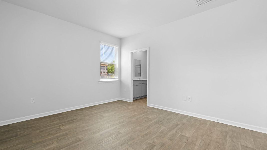 Spacious, unfurnished interior of a new home in North Shore, Summerton (Image 23).