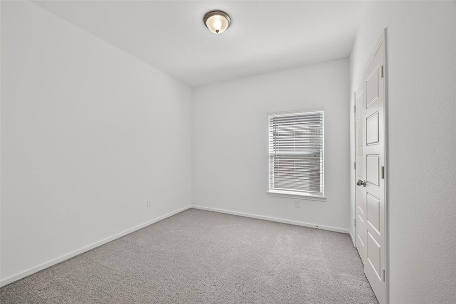 Spacious, unfurnished interior of a new home in Rollingbrook Estates, Baytown (Image 40).