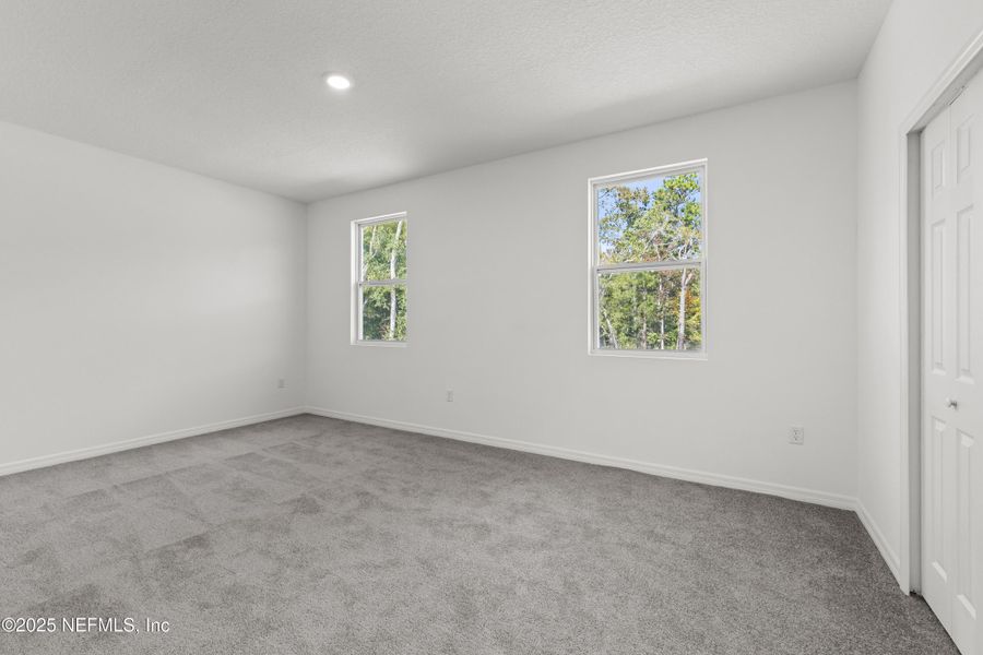 Spacious, unfurnished interior of a new home in , Jacksonville (Image 19).