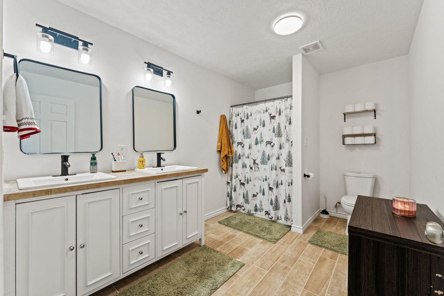 Furnished interior view inside a new home in , Coldspring (Image 14).