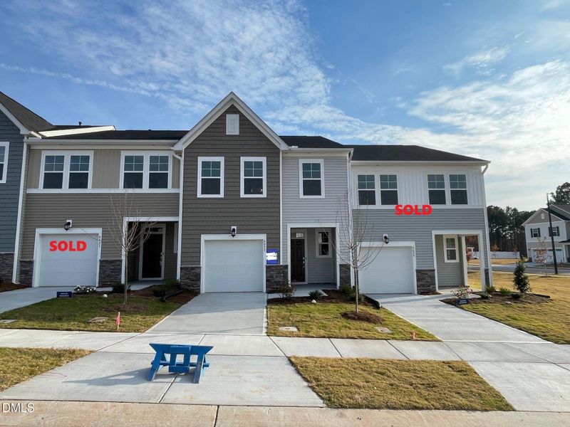 295 Exterior - neighbors are sold 295 Exterior - neighbors are sold