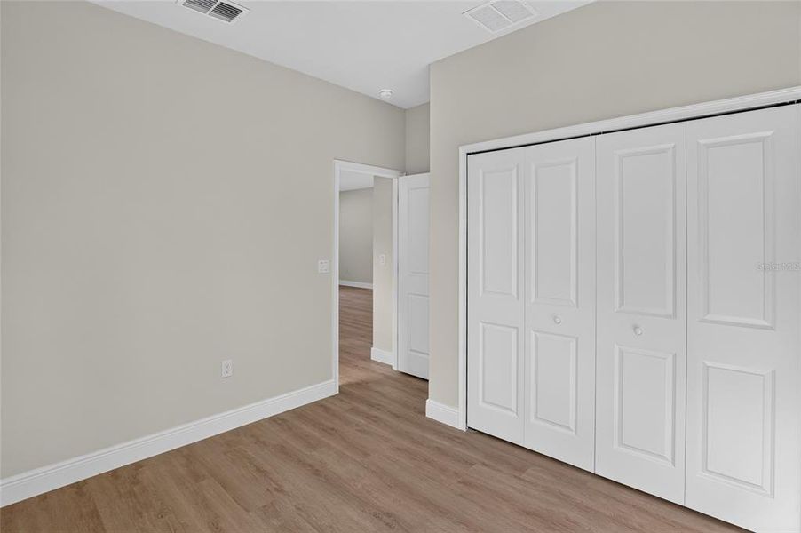 Spacious, unfurnished interior of a new home in , Ocala (Image 11).
