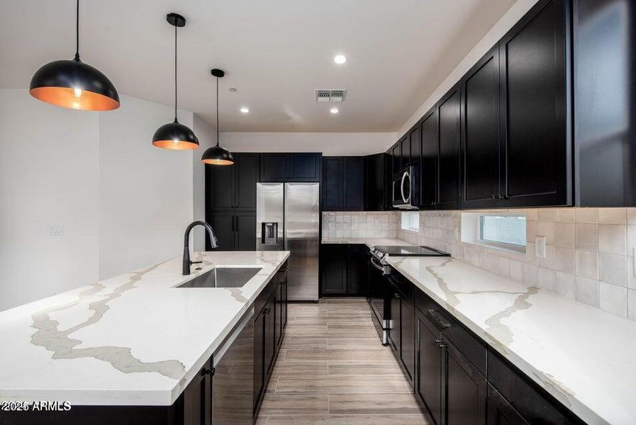 20250930231253094916000000-o 20250930231253094916000000-o