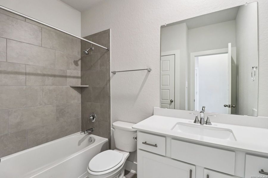 Furnished interior view inside a new home in Scenic Crest - Premier Series, Boerne (Image 13). Furnished interior view inside a new home in Scenic Crest - Premier Series, Boerne (Image 13).