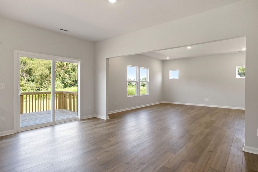 Spacious, unfurnished interior of a new home in Cambridge Reserve, Angier (Image 14).