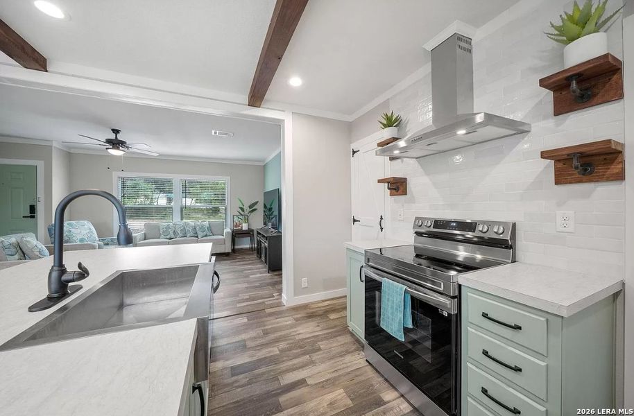 Furnished interior view inside a new home in , Bandera (Image 12).