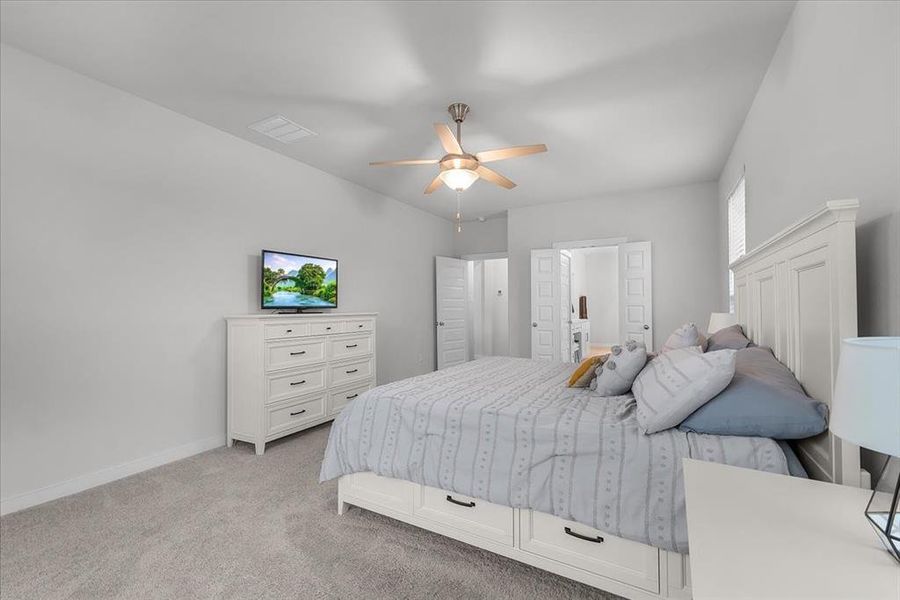 Furnished interior view inside a new home in , Fort Worth (Image 10).
