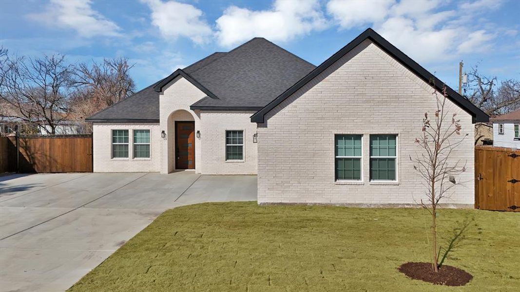 Front exterior of a new home in , Fort Worth, TX, highlighting curb appeal (Image 2). Front exterior of a new home in , Fort Worth, TX, highlighting curb appeal (Image 2).