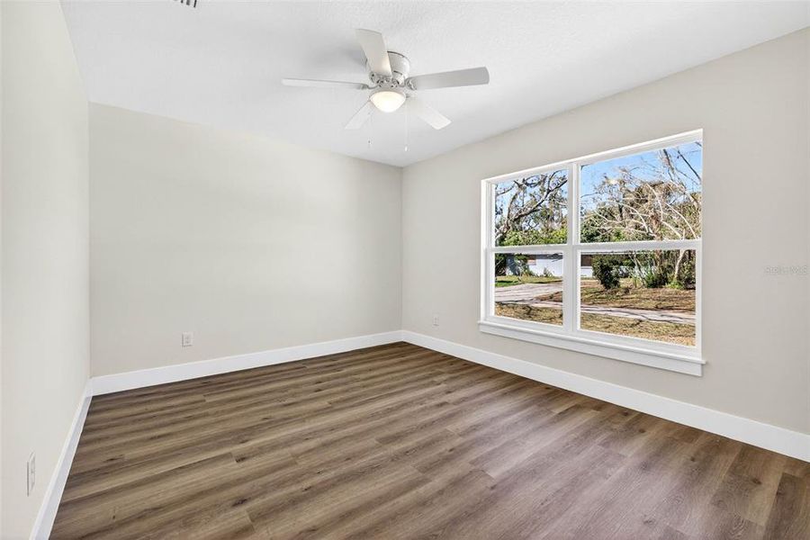 Spacious, unfurnished interior of a new home in , Dade City (Image 37).