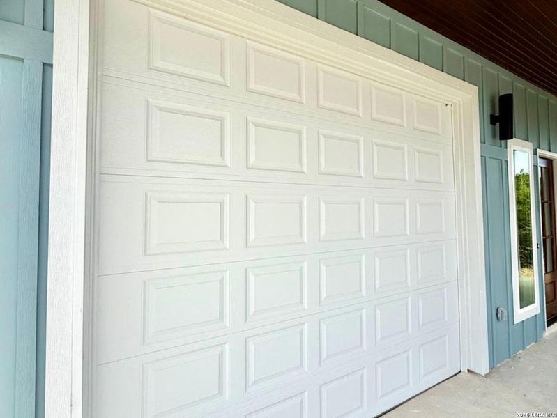 Exterior details and patio area of a home in , Canyon Lake (Image 13).