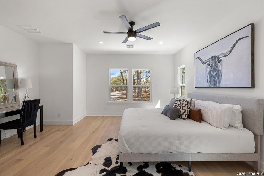 Furnished interior view inside a new home in , Blanco (Image 15).