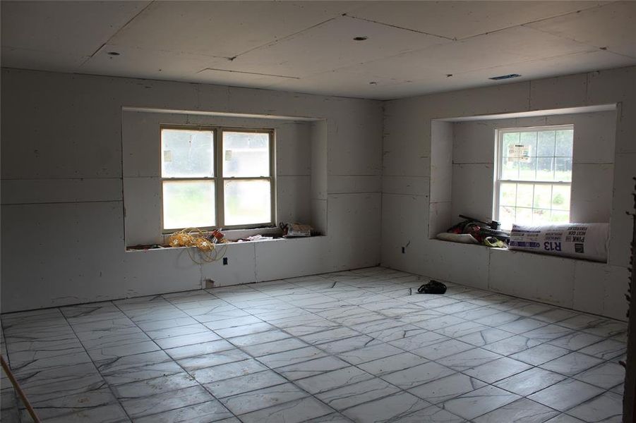 Spacious, unfurnished interior of a new home in , Malakoff (Image 11). Spacious, unfurnished interior of a new home in , Malakoff (Image 11).