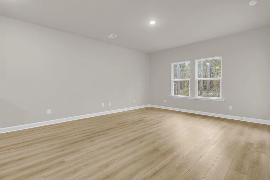 Spacious, unfurnished interior of a new home in Hammock Walk at Nexton, Summerville (Image 21).