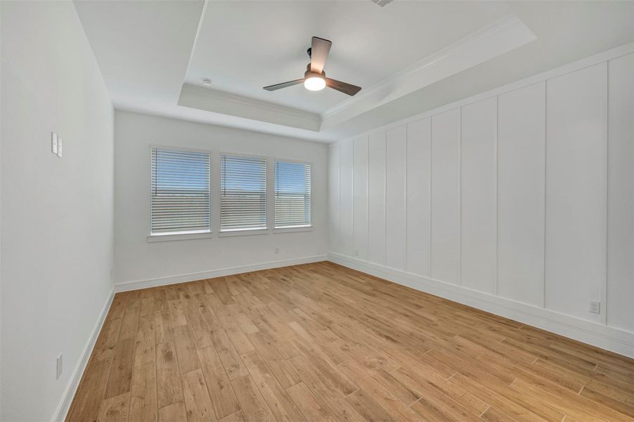 Spacious primary suite