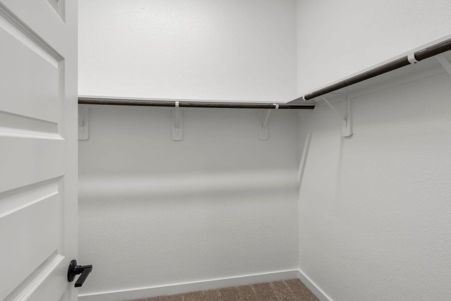 Spacious, unfurnished interior of a new home in Lariat, Liberty Hill (Image 30).