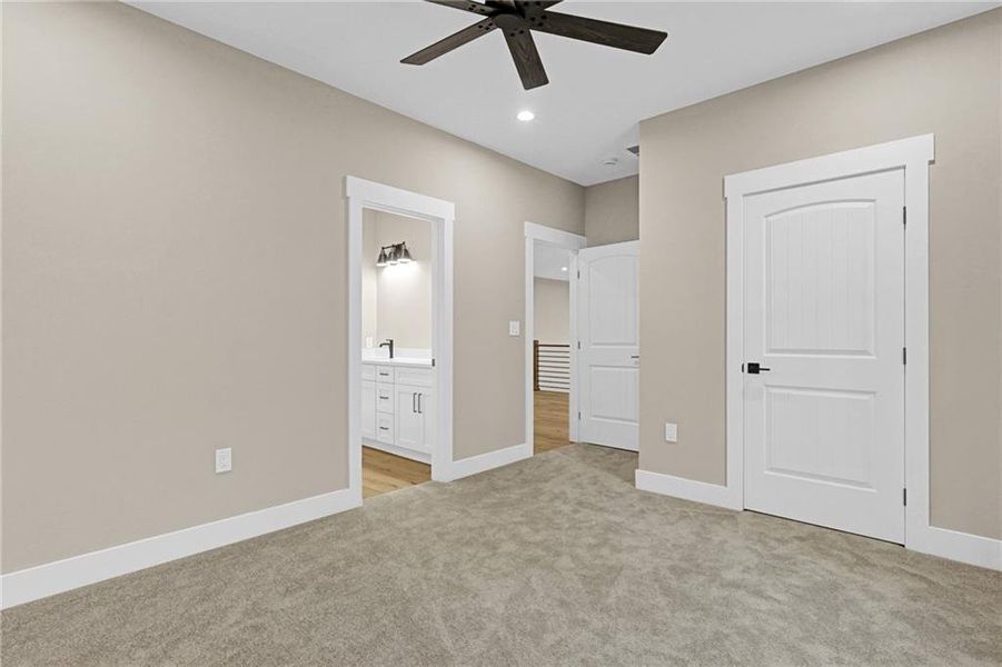 Spacious, unfurnished interior of a new home in , Barnesville (Image 9).