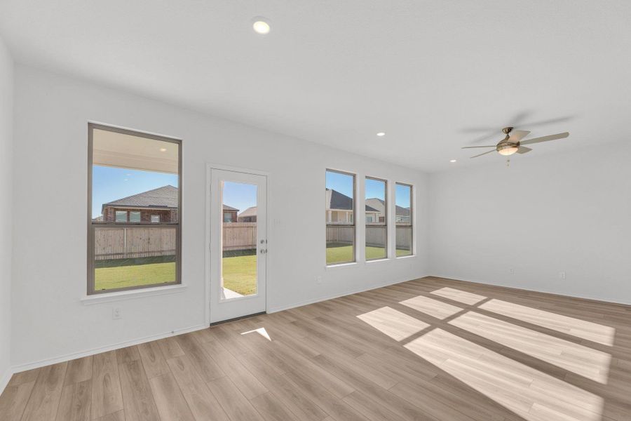 Spacious, unfurnished interior of a new home in Mustang Valley, Manor (Image 22). Spacious, unfurnished interior of a new home in Mustang Valley, Manor (Image 22).