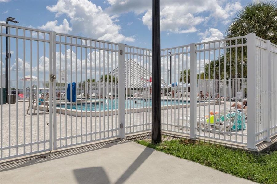Community amenities in , Port Charlotte (Image 34).