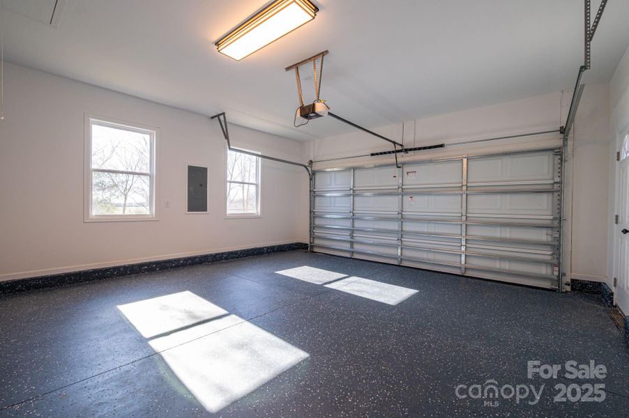 Spacious, unfurnished interior of a new home in , Shelby (Image 40).